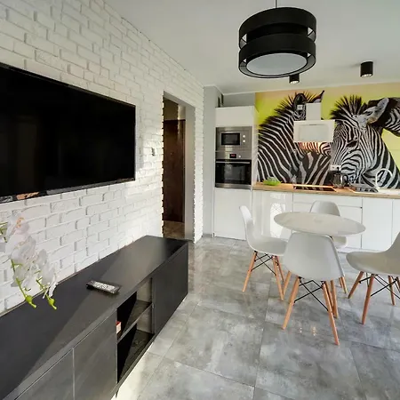 Sun & K2 Black & White Appartement